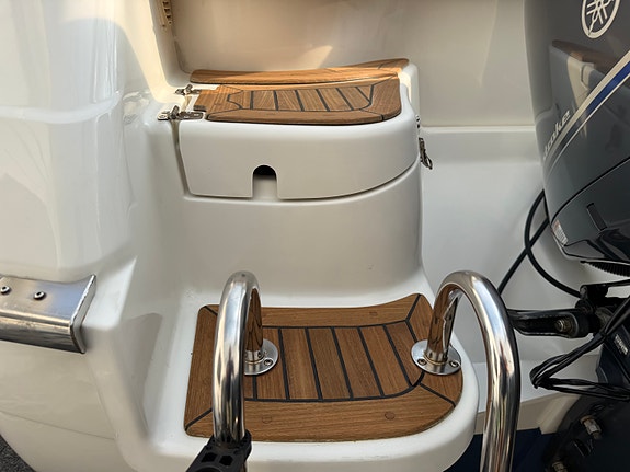 Strøken Yamarin 68 Cabin. Yamaha F200 fra 2022. Ankervinsj. Varmer. 191 timer! 21 of 30