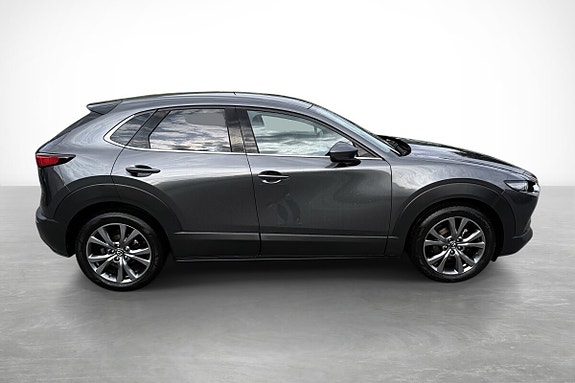 Mazda CX-30 4 of 18