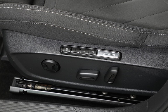 Volkswagen Golf VIII 28 of 30