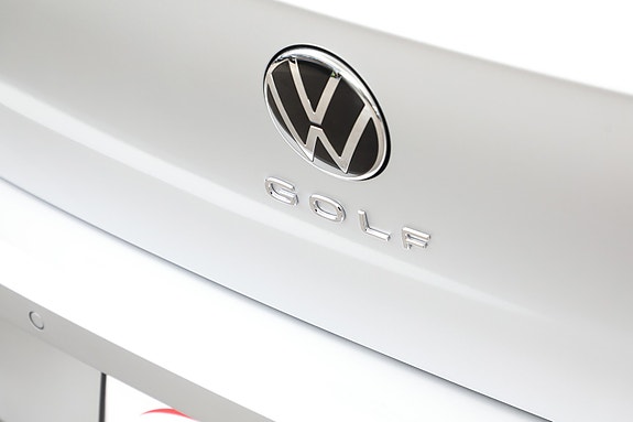 Volkswagen Golf VIII 10 of 30