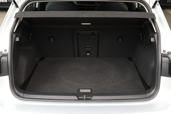 Volkswagen Golf VIII 30 of 30