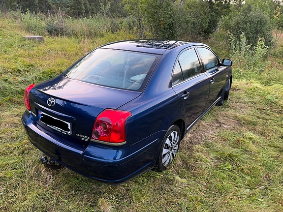Toyota Avensis 3 of 19