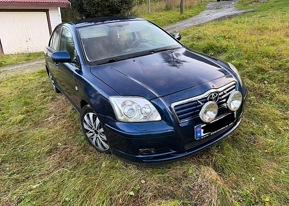 Toyota Avensis 2 of 19