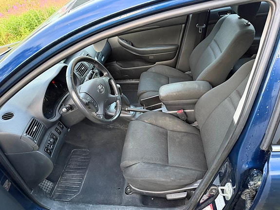 Toyota Avensis 15 of 19