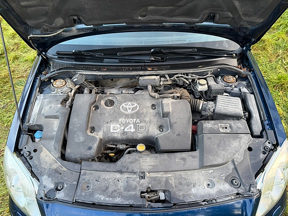 Toyota Avensis 17 of 19