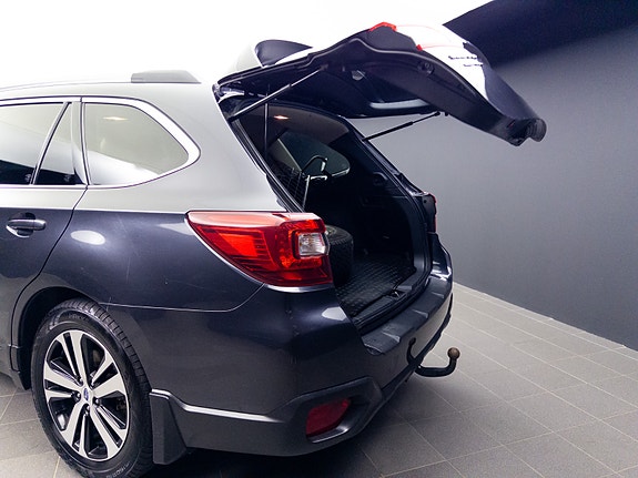 Subaru Outback 12 of 30