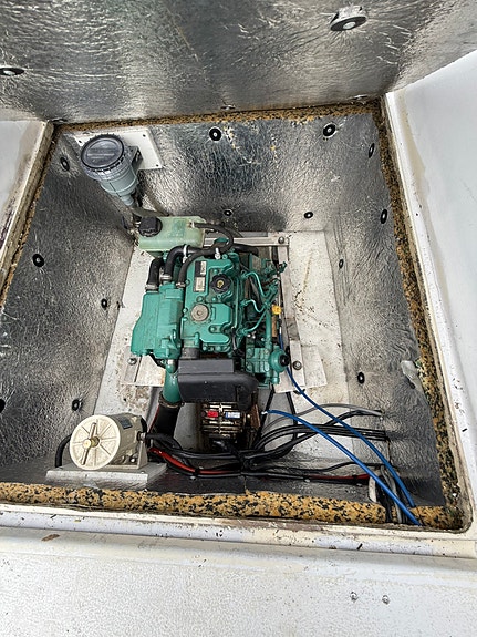 Snekling 25 med Volvo Penta D1-30, autopilot, radar og teineutstyr selges 9 of 25