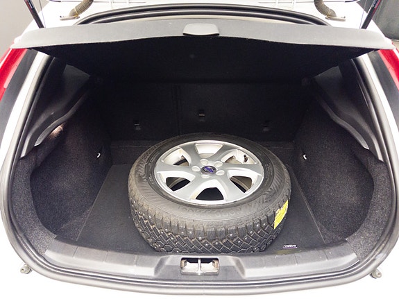 Volvo V40 Cross Country 24 of 30