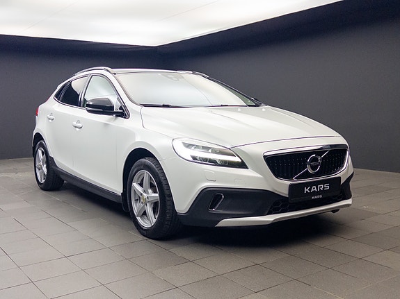 Volvo V40 Cross Country 7 of 30