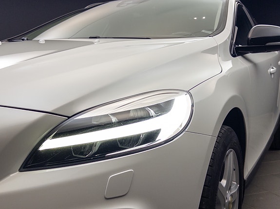 Volvo V40 Cross Country 15 of 30