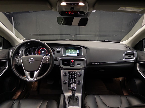 Volvo V40 Cross Country 30 of 30