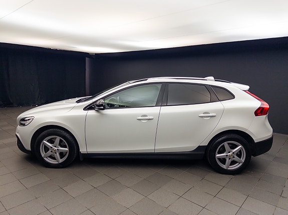 Volvo V40 Cross Country 6 of 30