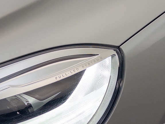 Volvo V40 Cross Country 16 of 30
