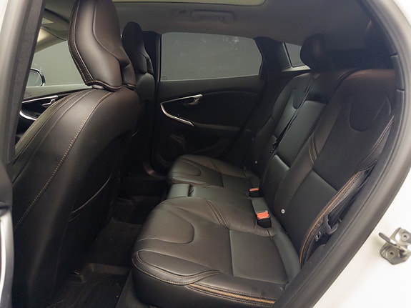 Volvo V40 Cross Country 27 of 30