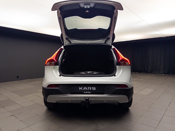 Volvo V40 Cross Country 12 of 30