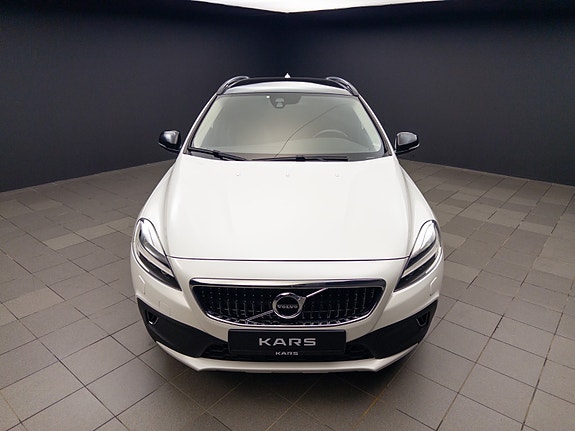 Volvo V40 Cross Country 4 of 30