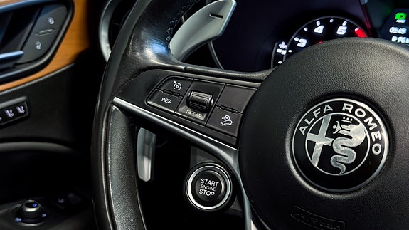 Alfa Romeo Stelvio 24 of 30