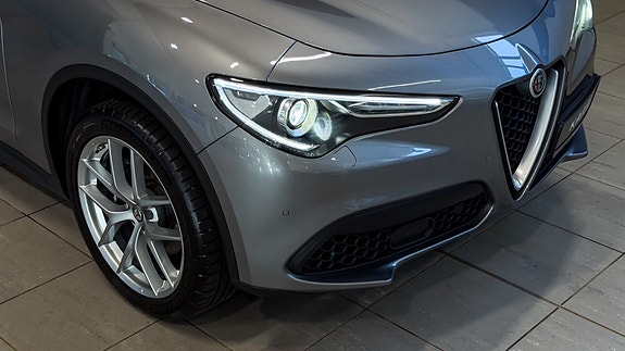 Alfa Romeo Stelvio 12 of 30