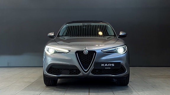 Alfa Romeo Stelvio 10 of 30