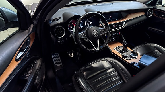 Alfa Romeo Stelvio 20 of 30