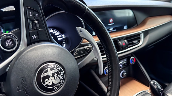Alfa Romeo Stelvio 27 of 30