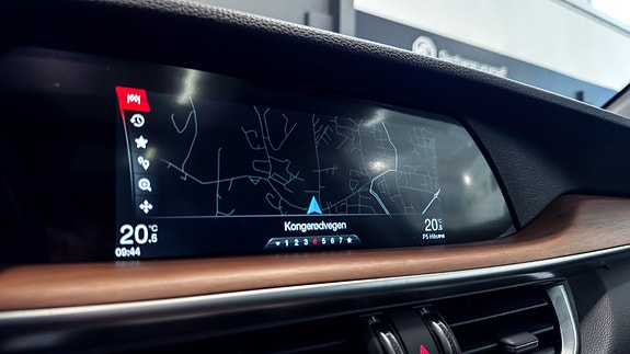 Alfa Romeo Stelvio 29 of 30