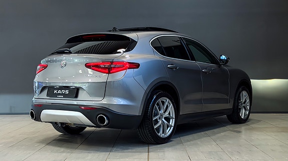 Alfa Romeo Stelvio 7 of 30