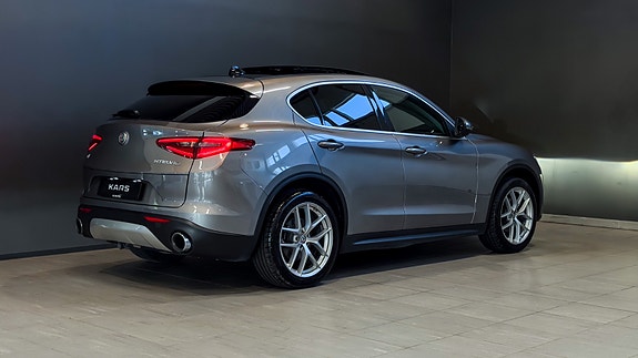 Alfa Romeo Stelvio 14 of 30