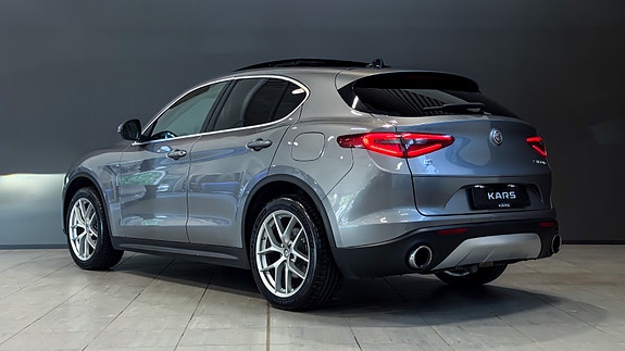 Alfa Romeo Stelvio 5 of 30