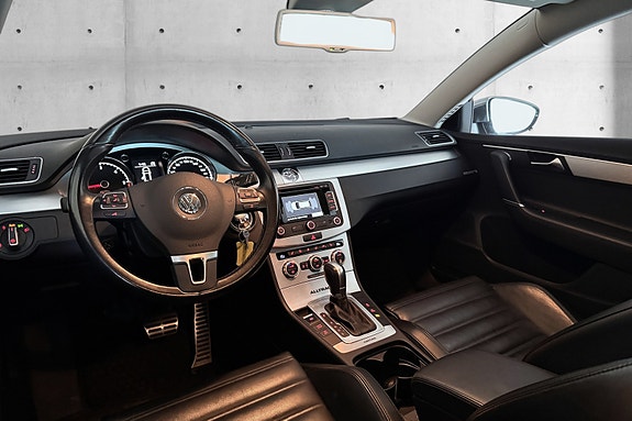 Volkswagen Passat Alltrack 9 of 22