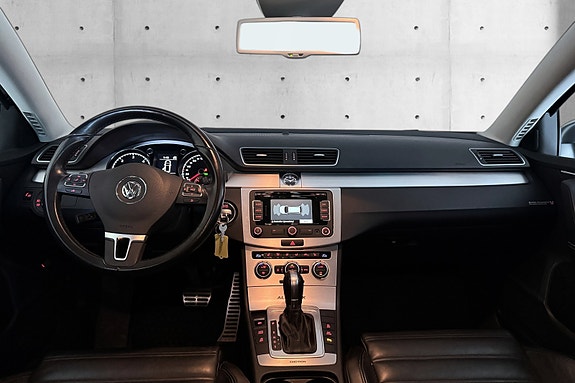 Volkswagen Passat Alltrack 10 of 22