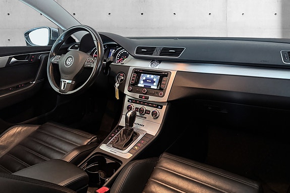 Volkswagen Passat Alltrack 11 of 22