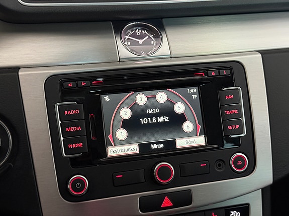 Volkswagen Passat Alltrack 15 of 22