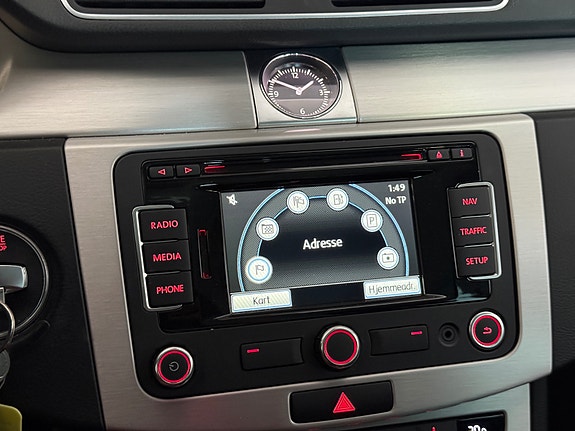 Volkswagen Passat Alltrack 14 of 22