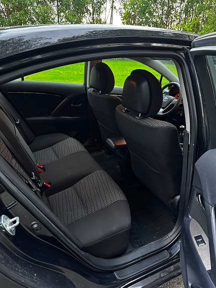 Toyota Avensis 8 of 9