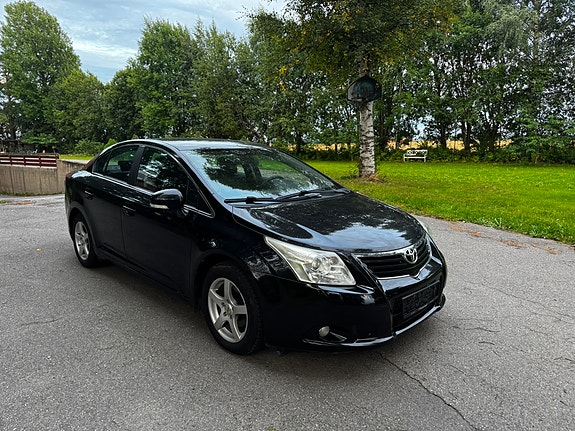 Toyota Avensis 7 of 9