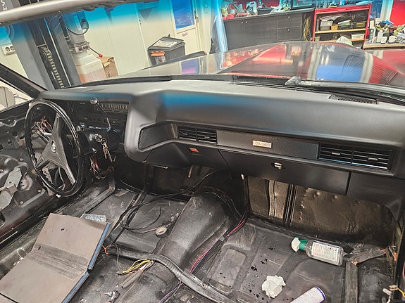 Cadillac Deville 21 of 30