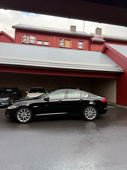 Jaguar XF 4 of 22
