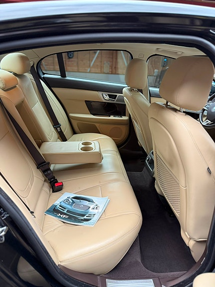 Jaguar XF 9 of 22