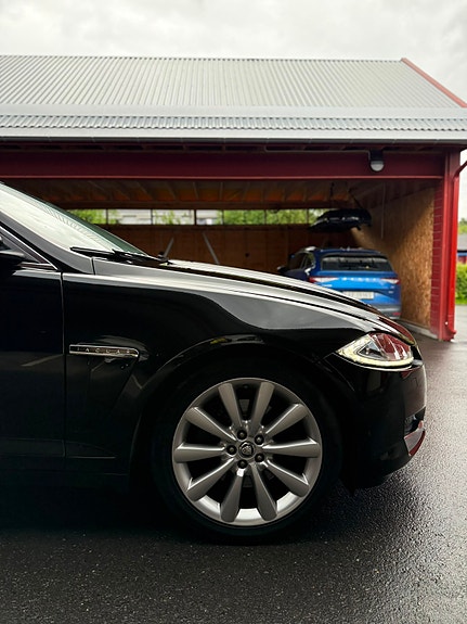 Jaguar XF 12 of 22
