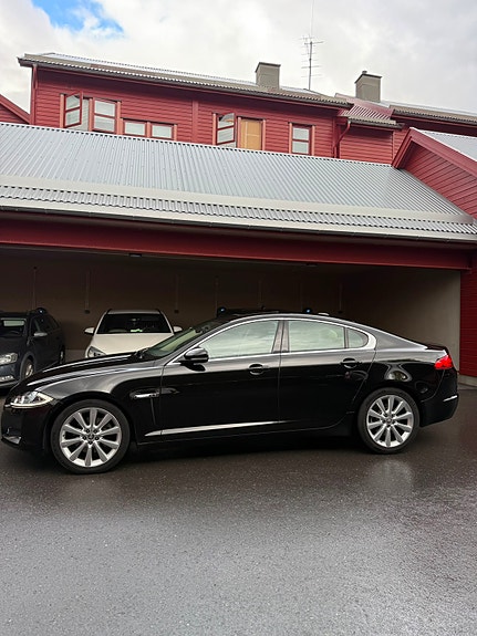 Jaguar XF 3 of 22