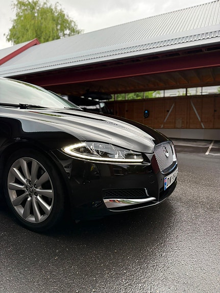 Jaguar XF 18 of 22