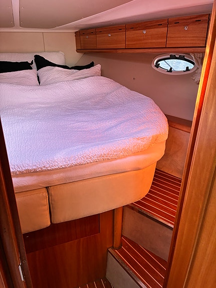 Bavaria 33 Sport - Teak dollbord, Aggregat, Solcelle, Ferskvannskjørt 26 of 30