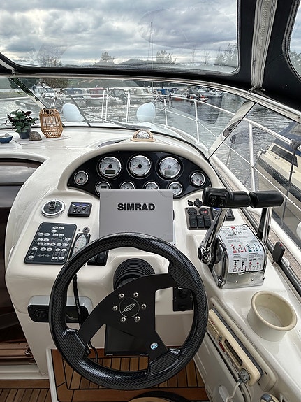 Bavaria 33 Sport - Teak dollbord, Aggregat, Solcelle, Ferskvannskjørt 14 of 30