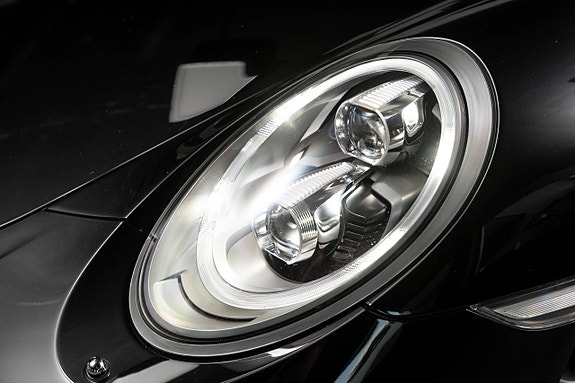 Porsche 911 Carrera S 17 of 30