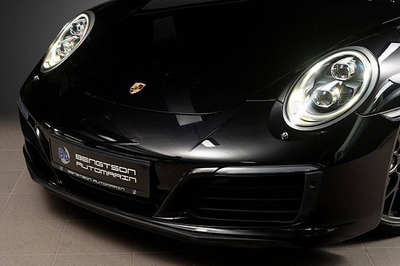 Porsche 911 Carrera S 14 of 30