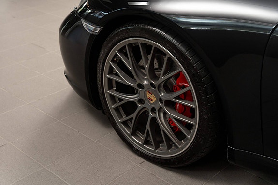 Porsche 911 Carrera S 24 of 30