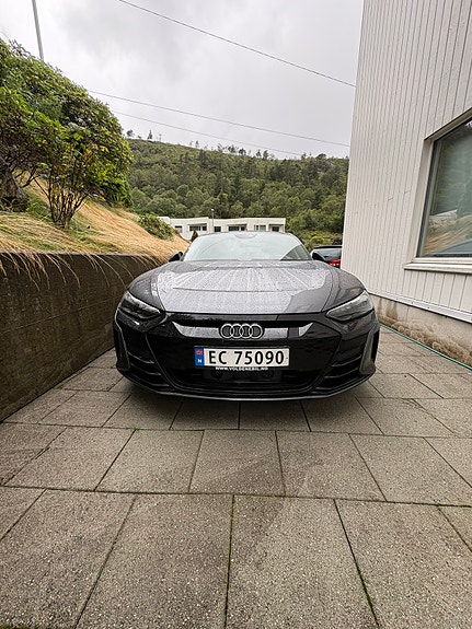 Audi e-tron GT 4 of 13
