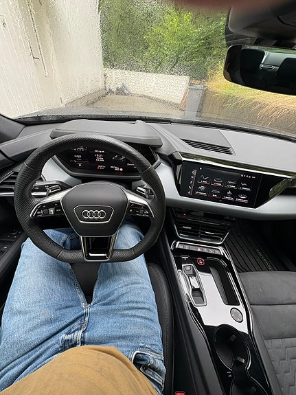 Audi e-tron GT 13 of 13