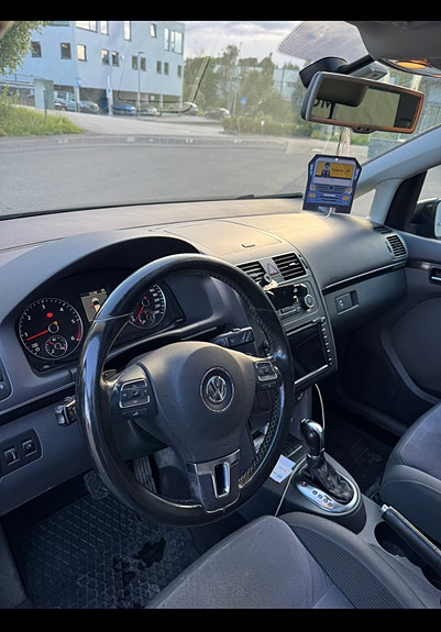Volkswagen Touran 7 of 19